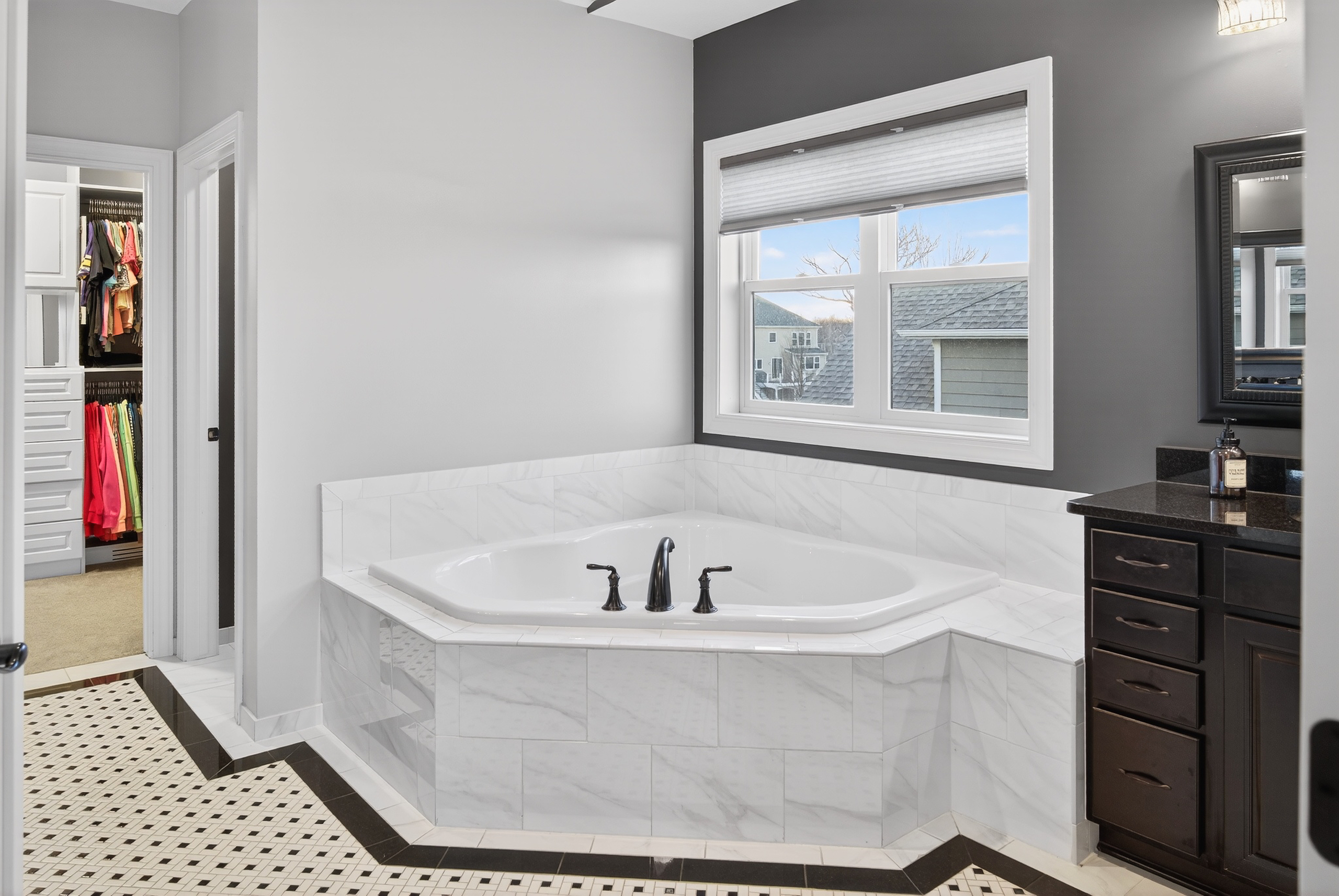 Voyageur custom cedar sauna exterior